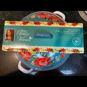 The Pioneer Woman steel Dutch oven with lid